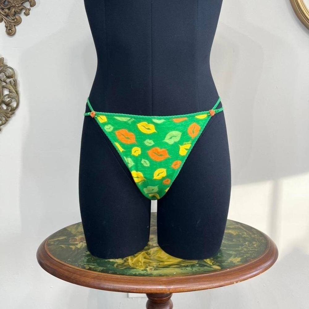 Vintage Y2K double strap Victoria's Secret Lips Print String thong Panties